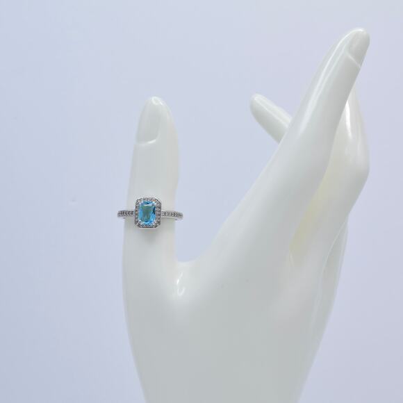 NWOT Fragrant Jewels Light Blue Rectangle Cut Halo Ring Size 7.75 US - Picture 3 of 5